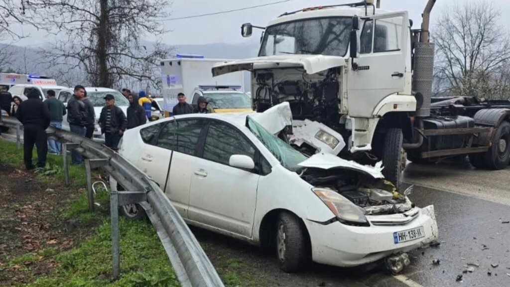 ყვარელში ავტოსაგზაო შემთხვევის შედეგად ერთი ადამიანი დაიღუპა