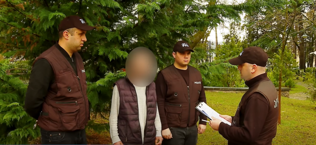 შსს: ძალადობის, მუქარისა და გაუპატიურების ბრალდებით დუშეთში 1 პირი დავაკავეთ