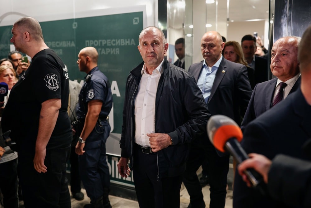 ბულგარეთის ყოფილი პრეზიდენტის, რუმენ რადევის პარტია საპარლამენტო არჩევნებში იმარჯვებს 