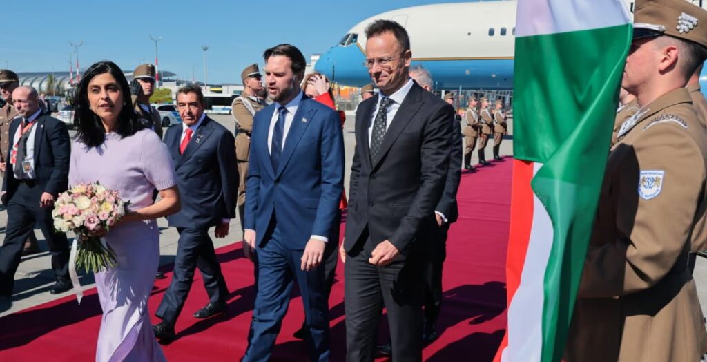 აშშ-ის ვიცე პრეზიდენტი ჯეი დი ვენსი უნგრეთში ვიქტორ ორბანის მხარდასაჭერად ჩავიდა