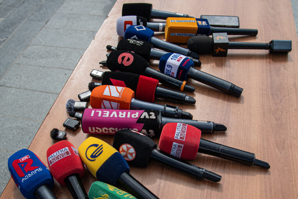 ComCom: 2026 წლის მეორე კვარტალში ყველაზე დიდი სარეკლამო შემოსავლები „რუსთავი 2-მა“ და „იმედმა“ მიიღეს