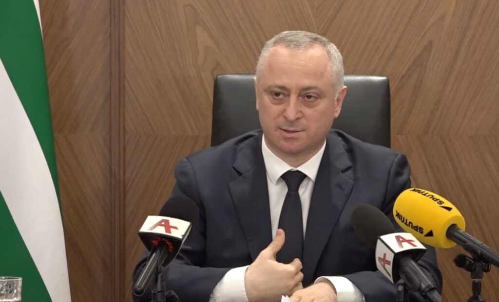 გუნბამ პრესკონფერენციაზე ეკონომიკასა და რუსეთთან ურთიერთობებზე ილაპარაკა