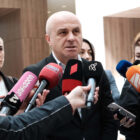 „ამ ღირსეულ და დიდ ბრძოლაში გამარჯვება მიღწეულია“ - მშობლების თქმით, პროტესტს წყვეტენ და გადადიან სამუშაო რეჟიმზე