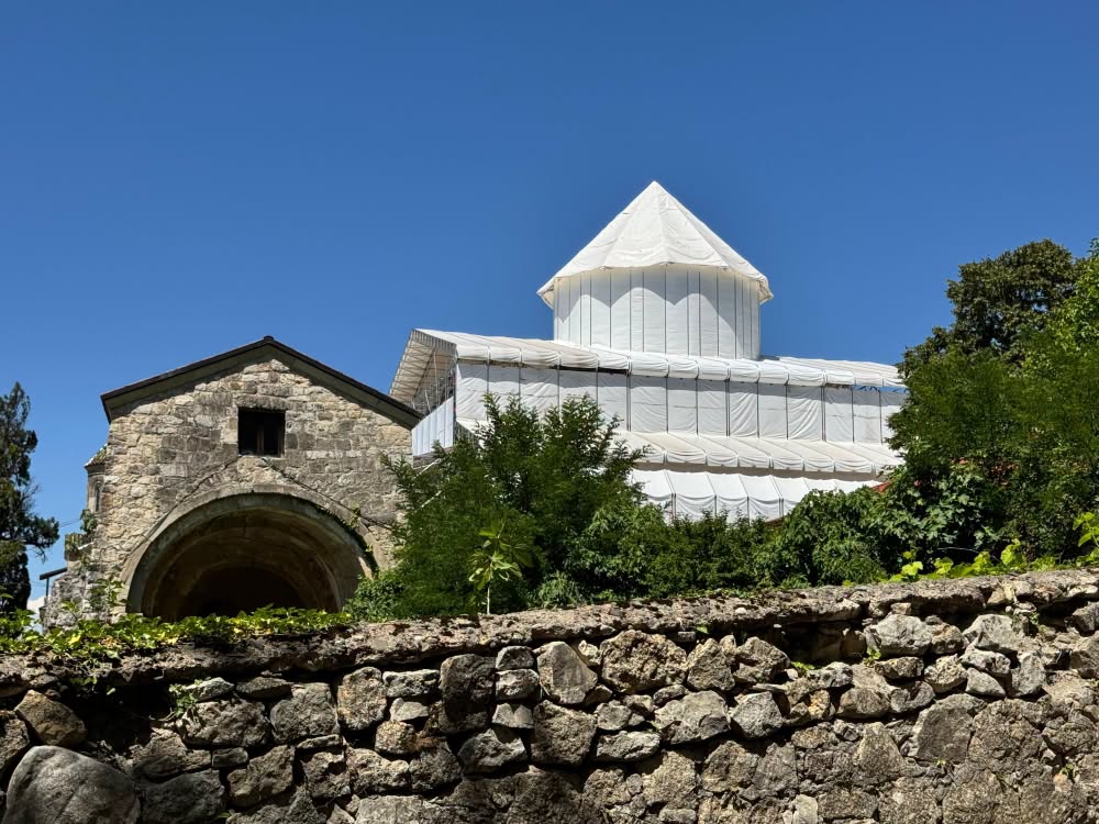 გელათის რეაბილიტაციის დროებითი კომიტეტი საკონსერვაციო სამუშაოებთან დაკავშირებით გავრცელებულ ინფორმაციებს „დეზინფორმაციულ კამპანიას“ უწოდებს