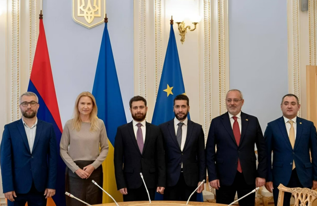 სომხეთი და უკრაინა ურთიერთობებს აღრმავებენ — აგვისტოში მაღალი დონის შეხვედრების რაოდენობა გაიზარდა