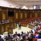 სომხური ოპოზიცია მმართველ პარტიას „ფაშიზმში“ ადანაშაულებს