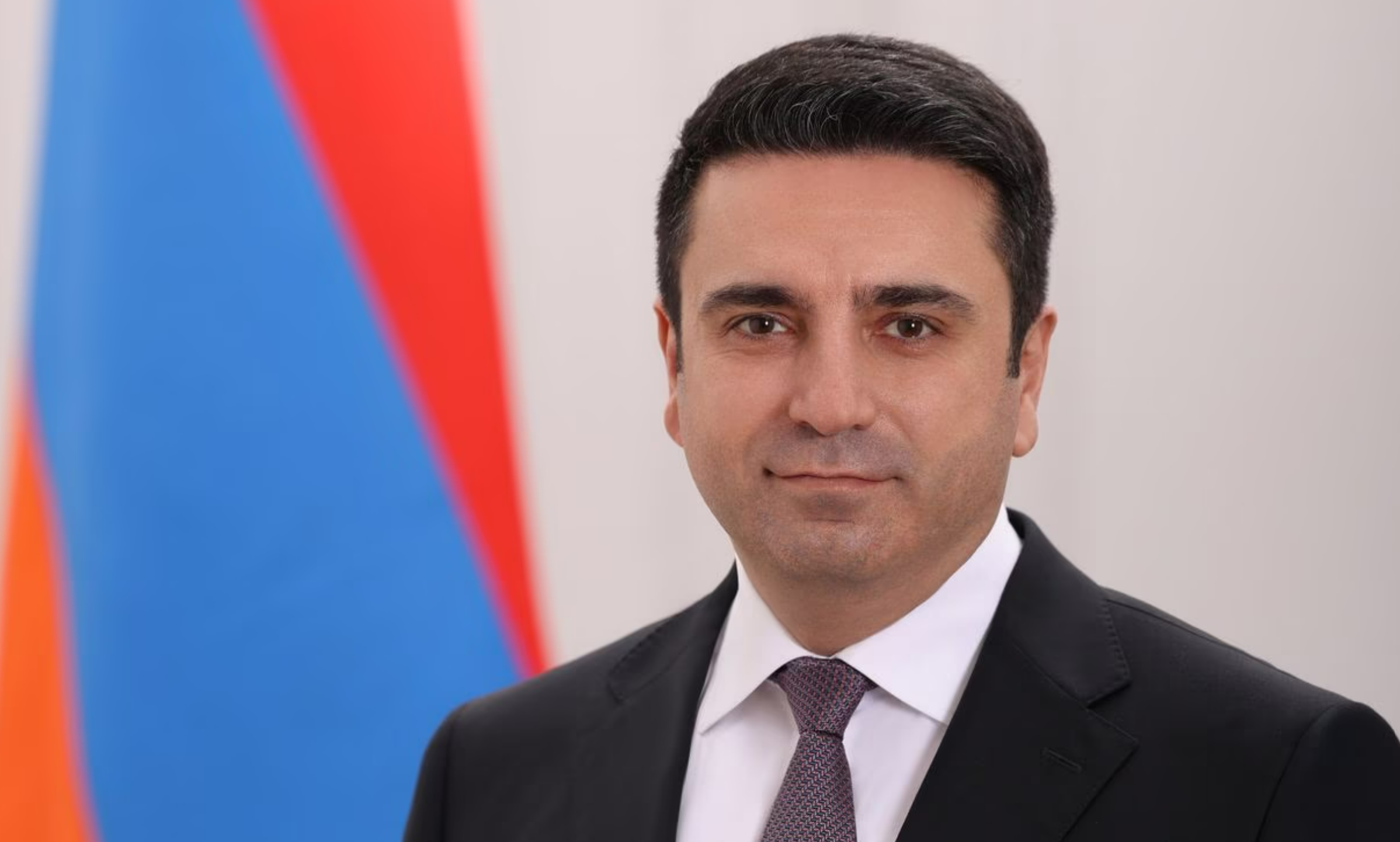 სომხეთის უშიშროების საბჭოში გიუმრის ბაზას საფრთხედ მიიჩნევენ