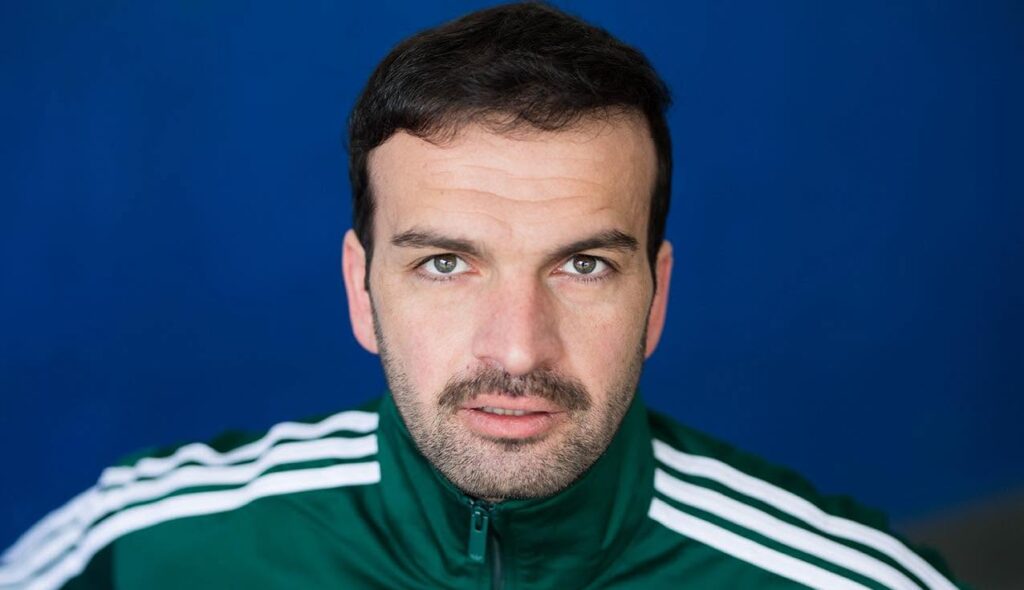 გერმანიაში მცხოვრები მსახიობი ბექა ბედიანაშვილი ამბობს, რომ საქართველოში არ შემოუშვეს