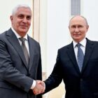 ოკუპირებული ცხინვალის ე.წ. საპრეზიდენტო არჩევნებში მარატ კამბოლოვი ლიდერობს