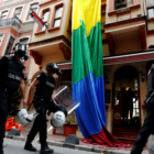 თურქეთში ლგბტქ+ ჯგუფების წინააღმდეგ ჩატარებული რეიდების შემდეგ ათობით ადამიანი დააკავეს