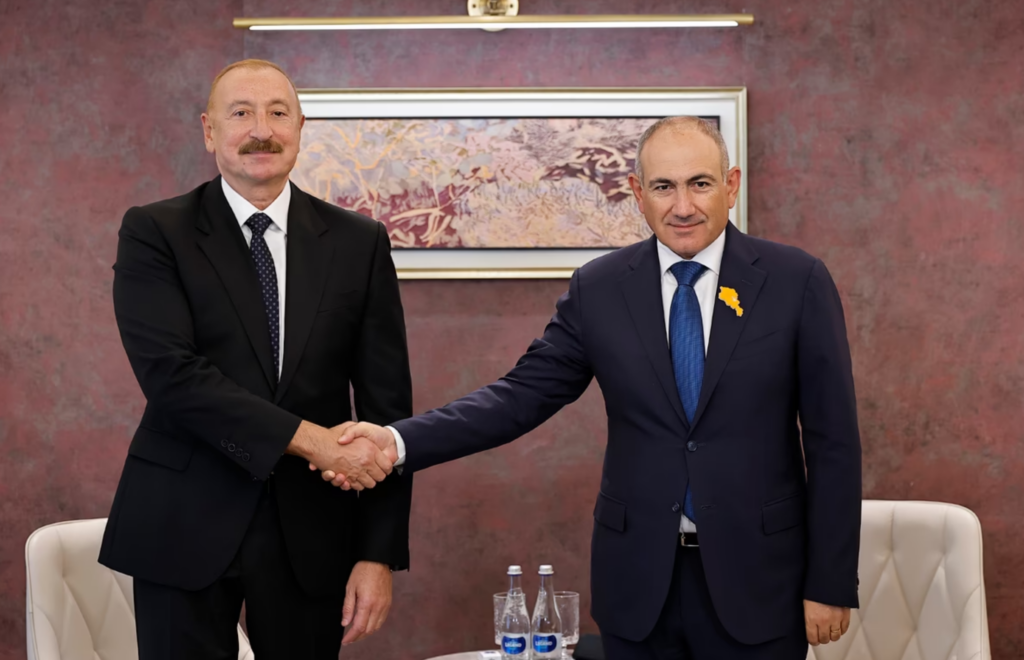 ფაშინიანი ბაქოს მიერ ისტორიის წარმოჩენას „მიუღებელს“ უწოდებს, აზერბაიჯანი პოზიციას არ იცვლის