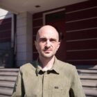 სიმონიანზე ვიდეოს ქვეშ დაწერილი კომენტარის საქმეზე თორნიკე რაზმაძე 3000 ლარით დააჯარიმეს