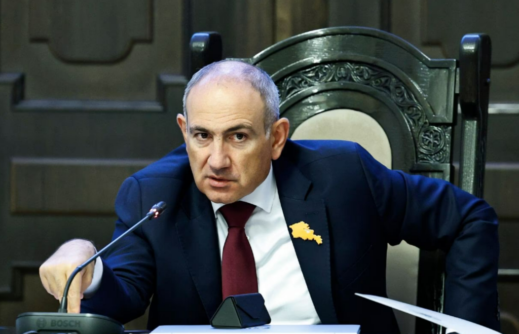 ფაშინიანის თქმით,რუსეთსა და სომხეთში „გარკვეული წრეები“ სომხეთის დამოუკიდებლობის „განადგურებას“ ცდილობენ