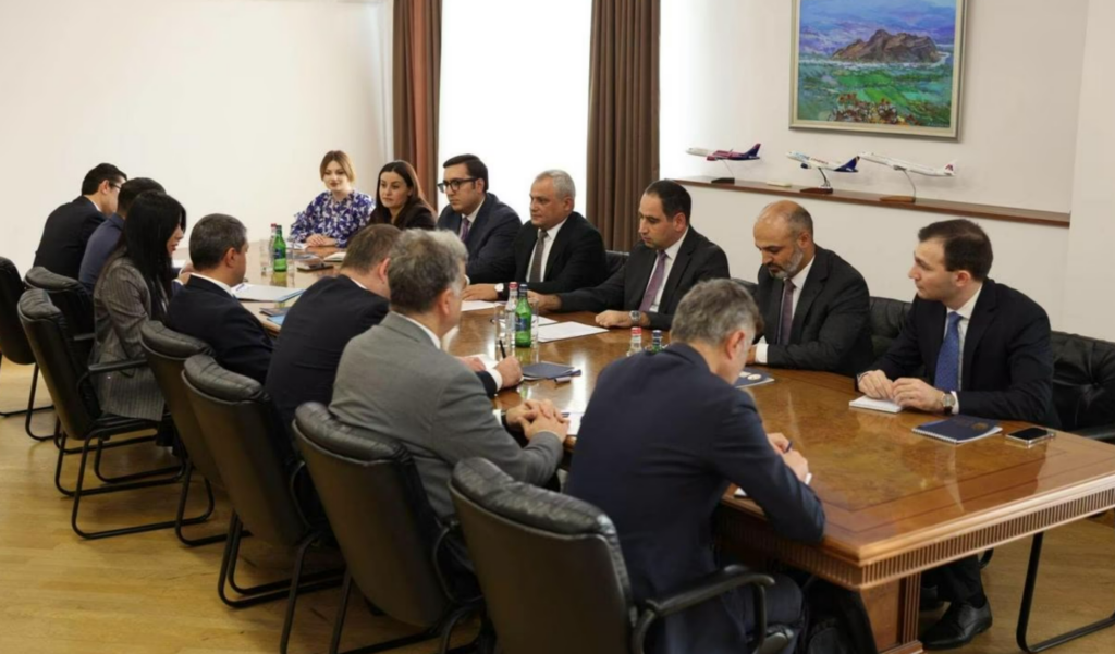 სომხეთი და თურქეთი გიუმრი-ყარსის ელექტროგადამცემი ხაზის აღდგენას განიხილავენ
